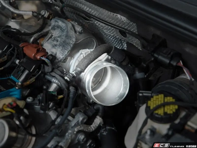 ECS Tuning ES#4635772 Увеличенный турбо-инлет пайп для MK8 Golf R / 8Y S3