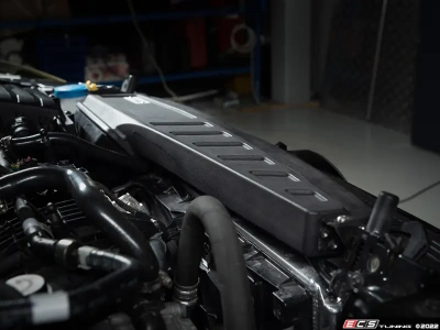 ECS Tuning ES#4727693 Передняя панель впускной системы для VAG MK8 GTI/Golf R (пластик)