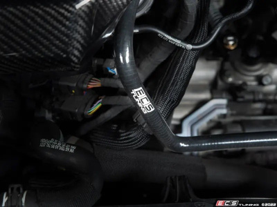 ECS Tuning ES#4460449 Комплект переноса шланга охлаждающей жидкости VAG 2.0T Evo4